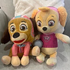 Lot of 2 Paw Patrol Plush with Flashlight, Puppet That Speaks Sounds Spin Master